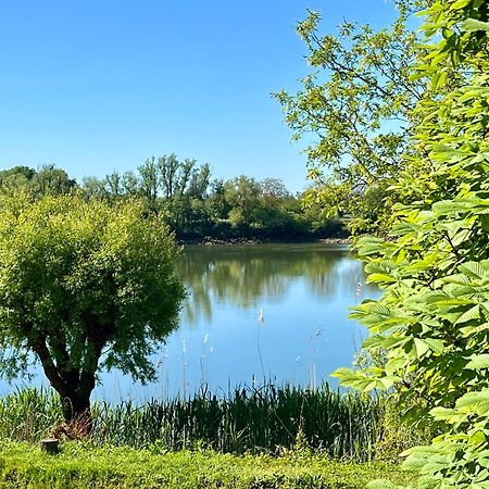 La Villa Du Fleuve Quinsac  Exterior photo
